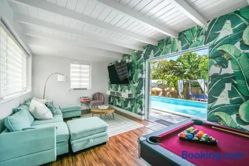 La Playita 4-BR Heated Pool Miami 16 Guests - Image 1