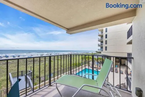 Oceanfront w Stunning Views Amenities Galore - Image 1