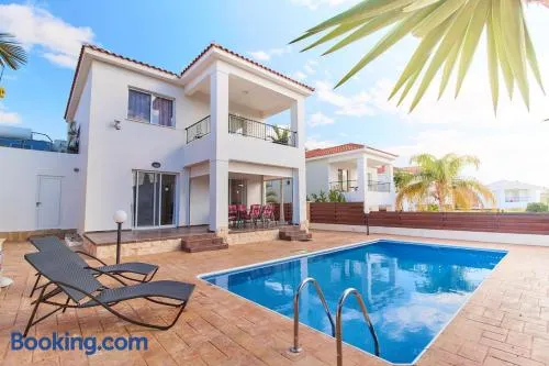 Cozy 3-BD Villa Natalia, Walk to Beach - Image 1