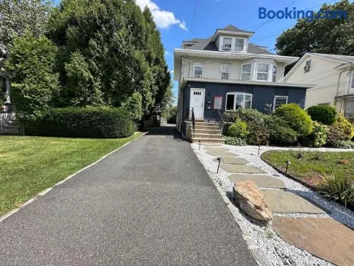 Cozy 3BR Apartment with Private Entry & Parking in Elizabeth, NJ - Image 1