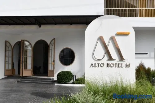 Alto Hotel M - Image 1