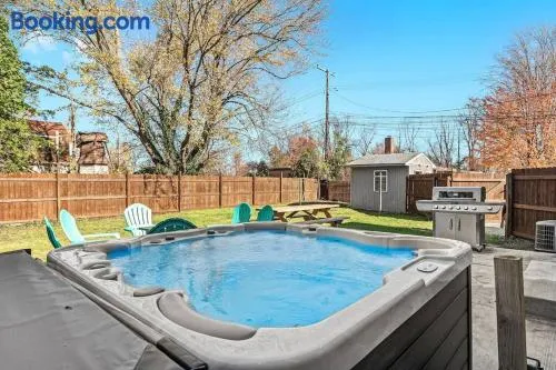 New! Warm & Cozy 3BR w/ Hot Tub, Firepit & BBQ! - Image 1