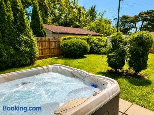 Private Home - Entire House - Ranch - Hot Tub - Pets Welcome - 2 King Beds - Kids Welcome - Fenced Yard - Free Wifi - Quiet Neighborhood - Image 1