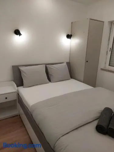 Lisbon South Bay Rooms - Image 1