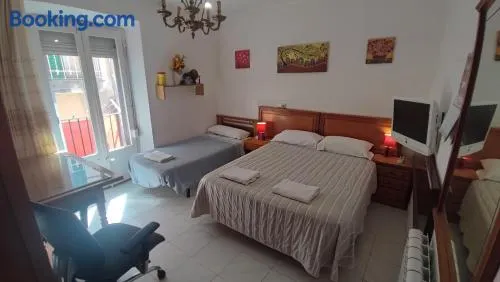 Apartment & Rooms Constantí - Image 1