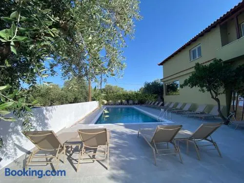 Filippos Hotel - Image 1