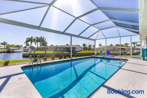 Lazy Palm Retreat Heated Pool Jacuzzi Gulf Canal - Image 1
