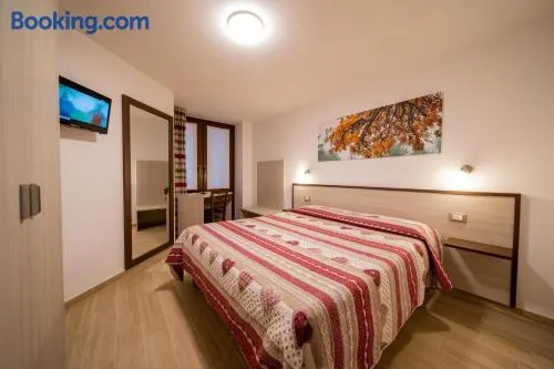 Chambres d'hôtel à Rosy - Image 1