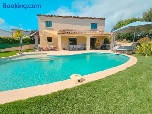 Villa 6 personnes avec piscine - Image 1