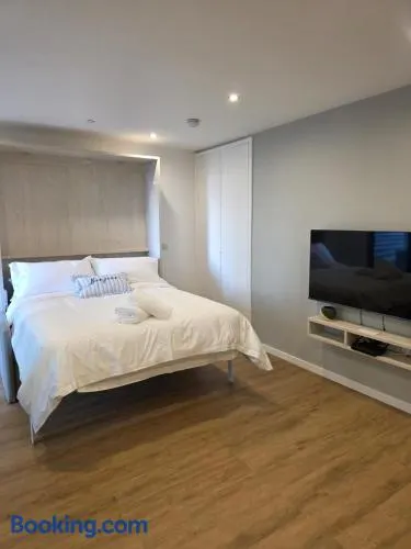 Brand New - Studio Apartment - Self Catering - Image 1
