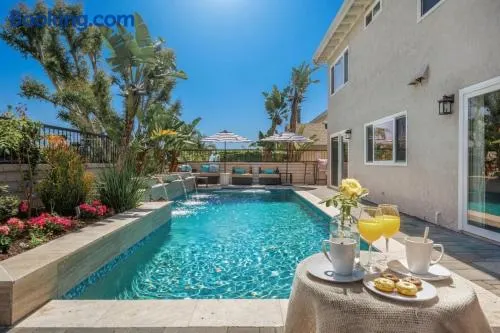 6BR SoCal Oasis with Pool Spa Sauna - Image 1