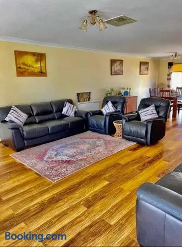 Diggers Dealers Accommodation - Image 1