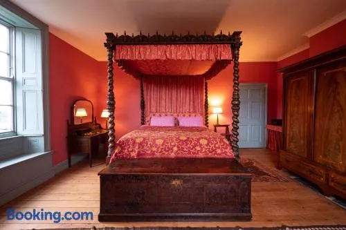 Sawcliffe Manor Country House with Spa, Free Parking, Catering, Self Checkin, Farmstay - Image 1