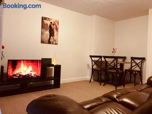 Cosy home near hospital - Image 1