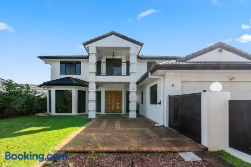 CASSA WELLINGTON POINT - Spacious 4BR Home w Pool - Image 1