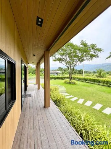 บ้านเขาล้อมนครนายก Baan Khao Lom - Image 1
