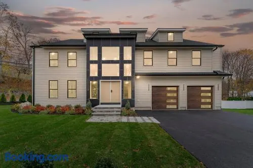 Elegant & Spacious Stay in the Heart of Needham - Image 1