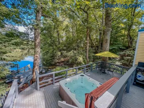 Lake Life, Hocking Hills, Hot Tub, Fireplace, Pond - Image 1