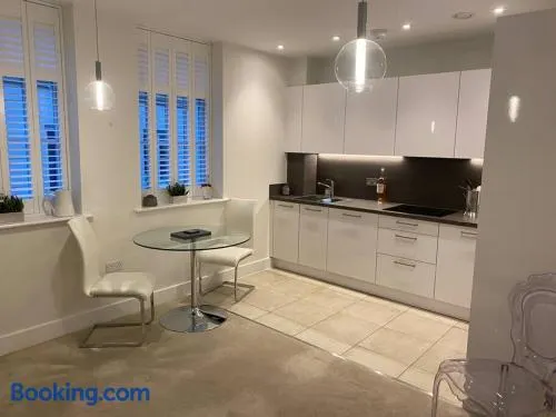UNRIVALLED LOCATION - FIVE STAR - Worcester Apartment - Image 1