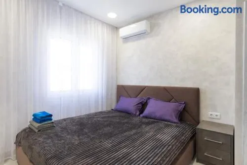 Dream House Rooms Malaga - Habitacion en el apartemento - Image 1