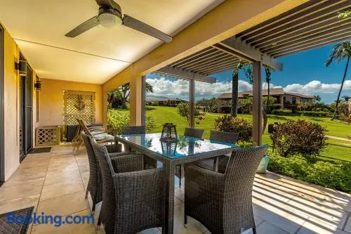 Wailea Ekahi, #33B - Image 1