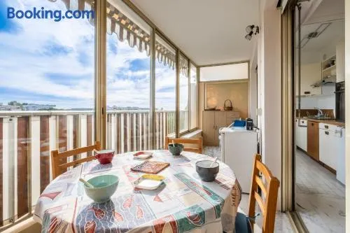 Studio avec terrasse | Vue mer - Image 1