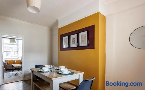 Modern 3-Bed for Families Contractors & Friends - Image 1