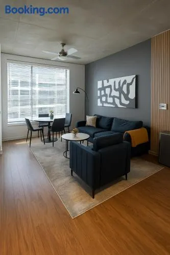 Birmingham Stay 2BR with Rooftop Amenities - Image 1