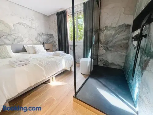 T2 Luxe Canet - 50m plage - Séjour romantique & Love room - Image 1