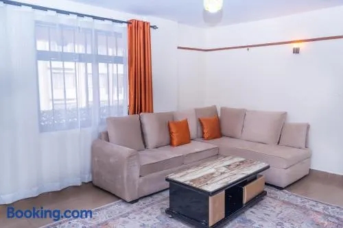 Road View 2BR Master En-Suite Carrefour & Dining - Image 1