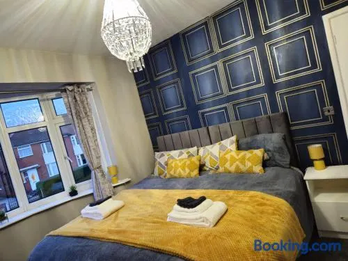 Clifton House, For Holidays, Contractors, Relocation, Work, Etc, Free Parking and Wifi - Image 1