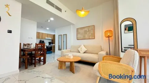 Veridian Stay 2BR Oasis - Stylish & Modern - Image 1