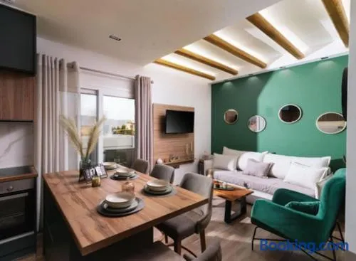 Green Apartment in the Hill - Image 1
