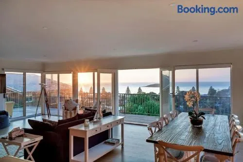 Uninterrupted Views Encounter Bay - BYO Linen - Image 1