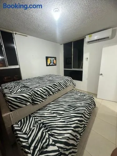 Apartamento vallenato en Entresierras, 3 HAB- AC, confort - Image 1