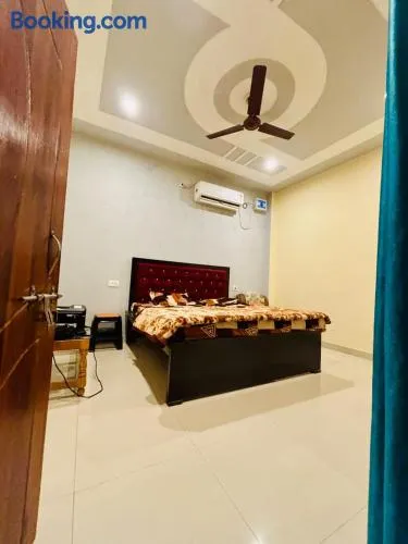 Hanumat Guest House - Image 1