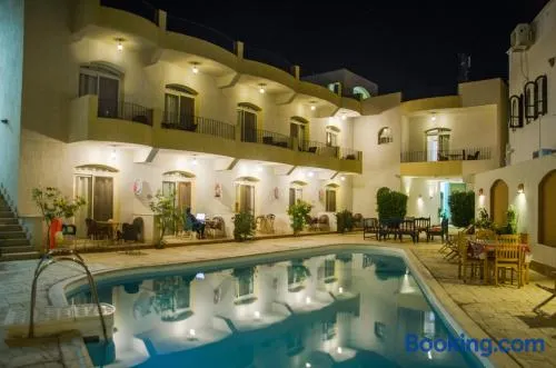 New Yalla Hotel - Image 1