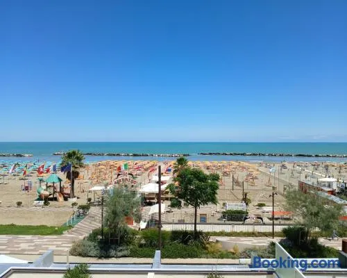 RN003 - Torre Pedrera, esclusivo trilocale fronte mare con balcone - Image 1