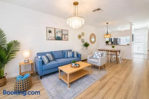 Sunny Getaway Near Anna Maria, IMG & LWR, Benderson Park - Image 1