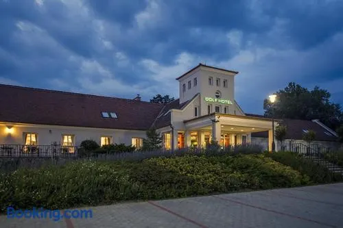 Old Lake Golf Hotel - Image 1