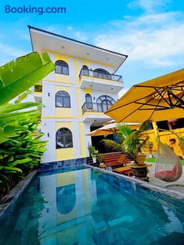 Golden Sunshine Villa - Image 1