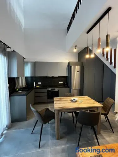 Elaeagnus Apartments - Image 1