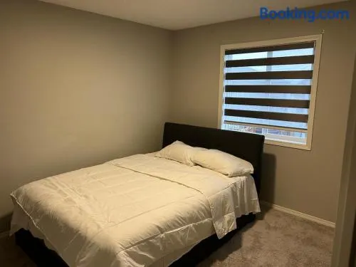 Bedroom Near Edmonton Airport - Image 1