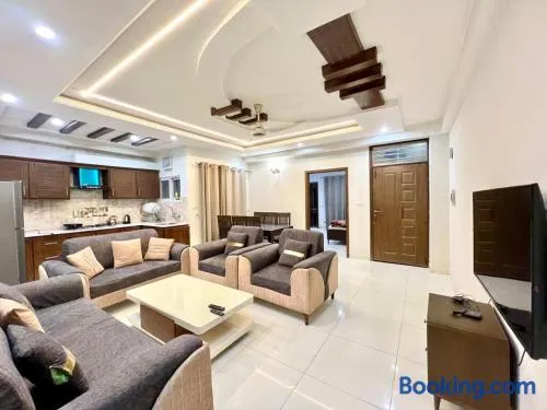 2Bedrooms Halls and Kitchen Entire Flat Main ISB - Image 1