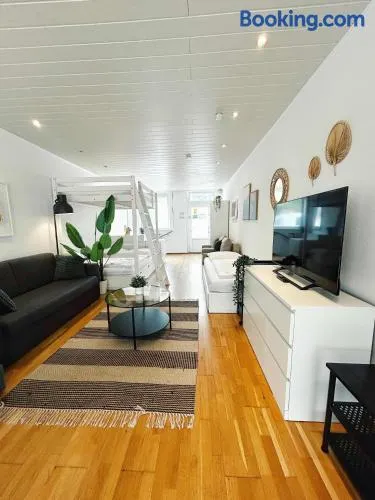 Beautiful Studio Apartment in urban location - Image 1