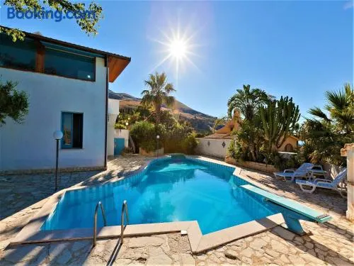 Equipped villa with private pool and panoramic sea views - Image 1