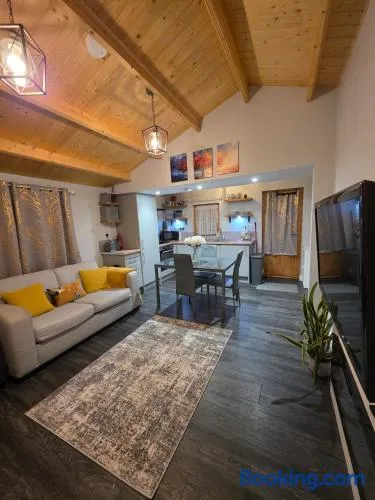 Secluded Log Cabin escape - Image 1
