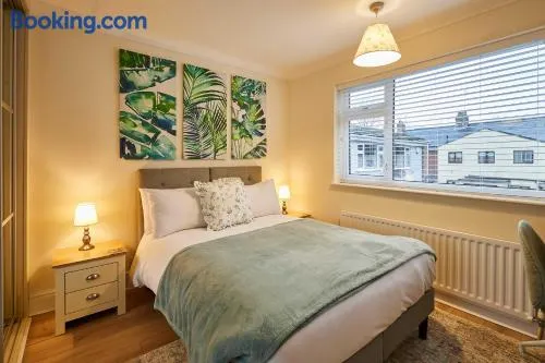 Host & Stay - Bridge Court - Image 1
