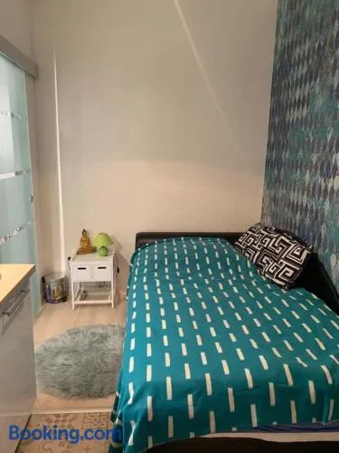 Single Sunny Mini Studio Flat - Image 1