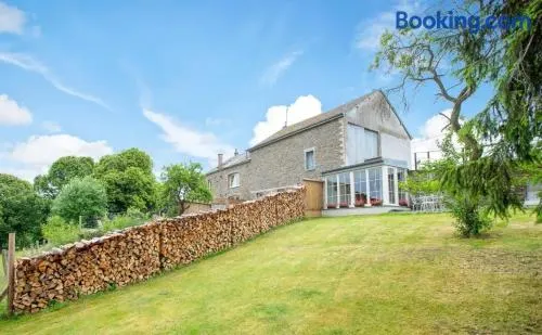 Meraviglioso appartamento con barbecue, giardino e idromassaggio | Vista sul giardino - Image 1
